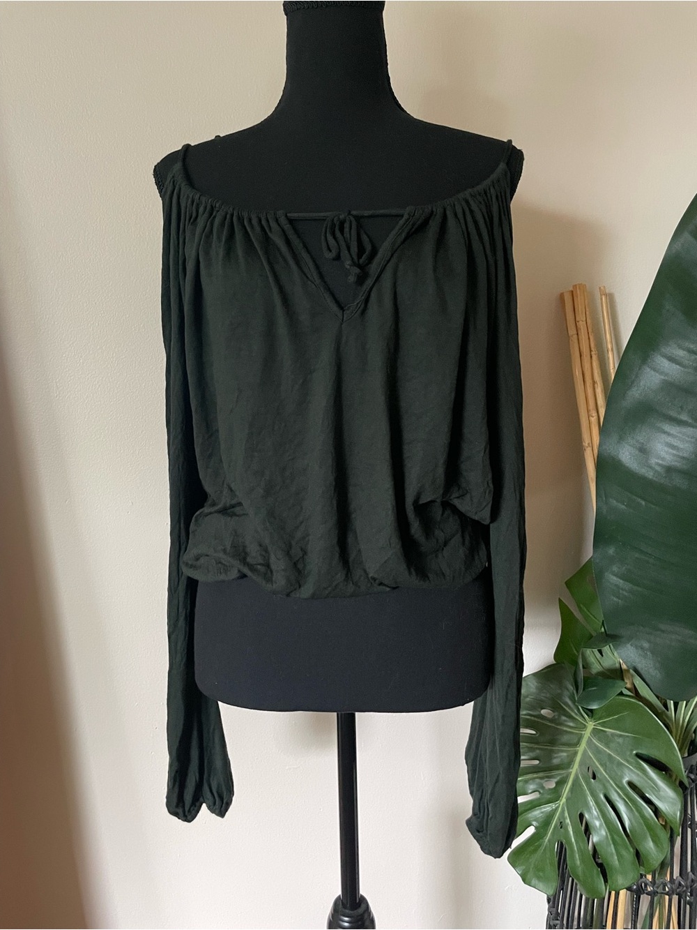 Allen B. By Allen Schwartz Off-Shoulder Long Sleeve Top
